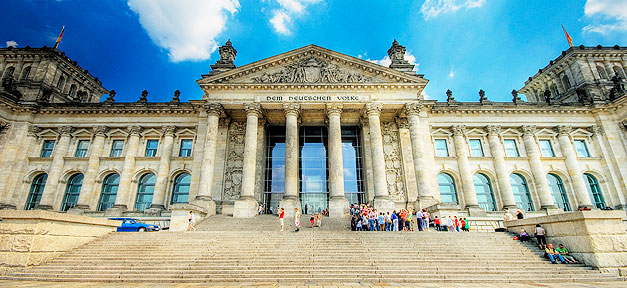 Keine Erhöhung der Ehebestandszeit Der Reichstag © Wolfgang Staudt auf flickr.com (CC 2.0), bearb. MiG