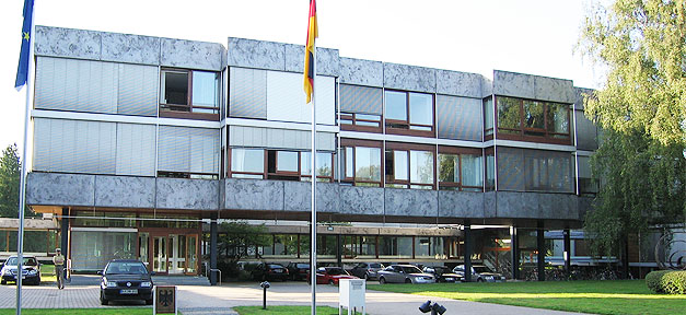 Hetzfreiheit für Rechtsterroristen Das Bundesverfassungsgericht © Johannes Bader auf flickr.com (CC 2.0), bearb. MiG