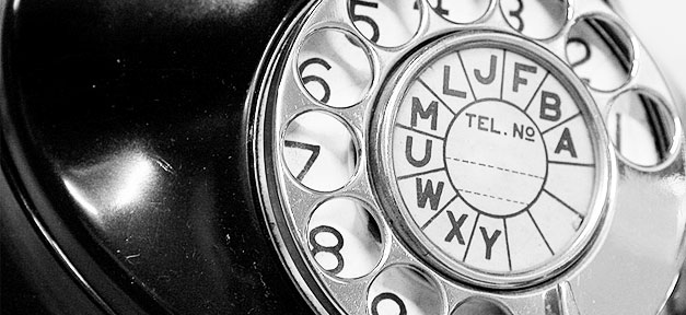 Religiöse Abschiedsformel in Kundengesprächen von Religionsfreiheit nicht gedeckt Telefon © macinate auf flickr.com (CC 2.0), bearb. MiG