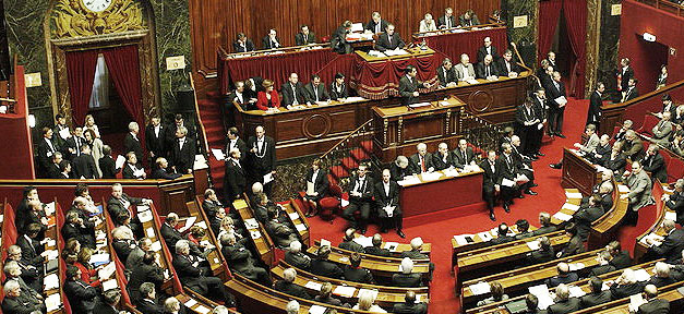 Schimpfen statt Drohen frankreich_parlament