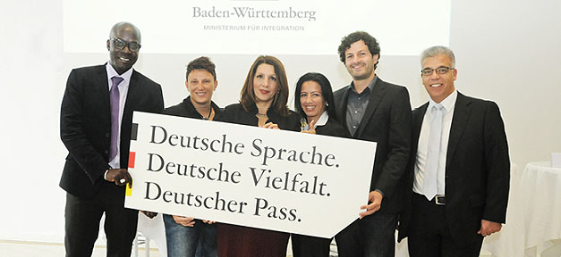 Integrationsministerin Bilkay Öney bei der Vorstellung der Einbürgerungskampagne © mein-deutscher-pass.de