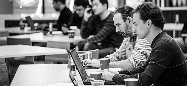 Das Geheimnis des Silicon Valley Arbeiten in Silicon Valley © Ho John Lee @ flickr.com (CC 2.0), bearb. MiG