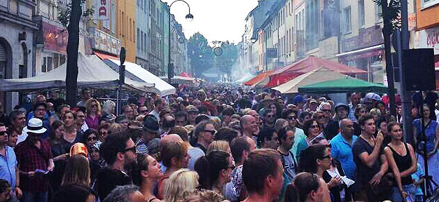 Eine Lehrveranstaltung für Politik und Gesellschaft Birlikte auf der Keupstraße in Köln Mülheim © Birlikte