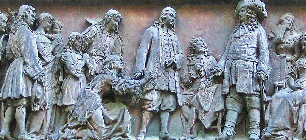 Neue Ausstellung über Hugenotten in Berlin Relief 1885“ von Johannes Boese - Unbekannt. Lizenziert unter Public domain über Wikimedia Commons