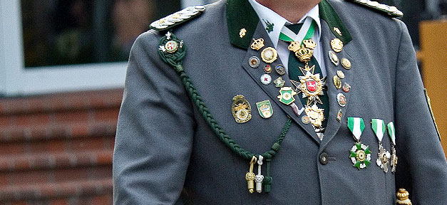 Muslim darf nicht an Schützenfesten teilnehmen Symobolfoto - ein Schützenuniform © Dick Aalders @ flickr.com (CC 2.0), bearb. MiG