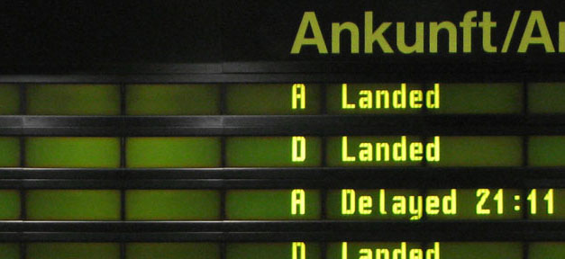Ostdeutschland braucht Arbeiter von außerhalb der EU Ankunft, gelandet, landet, Flughafen, Flugzeug