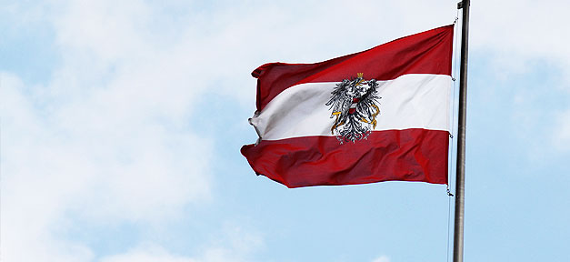 Nationalrat in Wien verabschiedet neues Islamgesetz Österreich, Flagge, Fahne, Austria, Mast