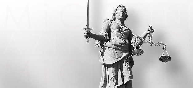 Klagen von Flüchtlingsbürgen teilweise abgewiesen Justiz, Urteil, Entscheidung, Richterhammer, Hammer, Beschluss