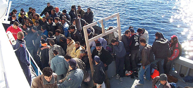 400 Flüchtlinge im Mittelmeer ertrunken Flüchtlinge, italien, boot, mittelmeer, asyl, afrika, einwanderung, zuwanderung