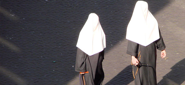 Kopftücher sollen verboten bleiben, Habits weiter erlaubt Nonne, Nonnen, habbit, katholisch, kirche
