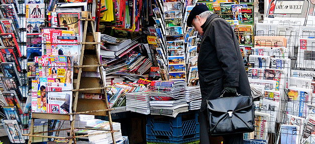 Presse macht Flüchtlinge zu Objekten Zeitung, Medien, Zeitschriften, Kiosk