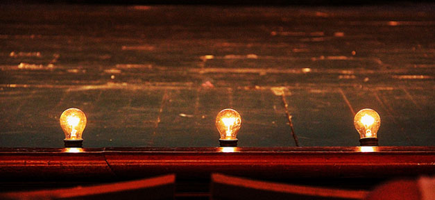 Deutscher Bühnenverein verstärkt Aktivitäten gegen Rechtspopulismus Theater, Bühne, Licht, Lichter, Theaterbühne, Theaterlicht, aufführung