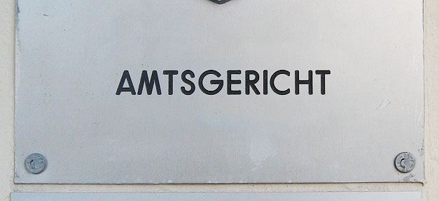 Richter erteilt Syrerin Kopftuchverbot im Scheidungsprozess Amtsgericht, Rechtsprechung, Gericht, AG, Urteil, Beschluss