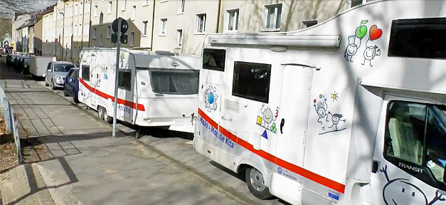 Ein Kindergarten vor der Haustür Kita, mobile Kita, mobiles Kindergarten, kinder, spielen