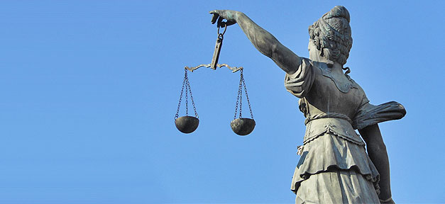 Zwei Jahre Haft wegen Volksverhetzung auf Facebook Justizia, Gerechtigkeit, Justiz, Recht, Urteil, Gericht