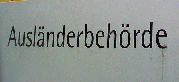 Wer hier meckert wird erschossen! Behörde, Ausländerbehörde, Ausländeramt, Amt, Ausländer