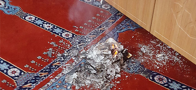 Unbekannter verübt Brandanschlag auf Hagener Moschee Feuer in der Moschee