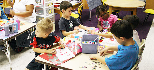 Neues Programm soll Bildungsnachteilen schon in der Kita entgegenwirken Kindergarten, Kinder, Kita, malen, basteln