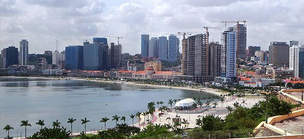 China und die USA entdecken Afrika. Und wir? Luanda, Angola, Skyline, Stadt, Küste, Meer, Strand