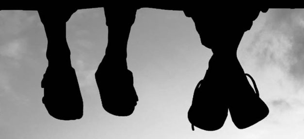 Fraktionschefs wollen Wertekunde-Unterricht für Flüchtlingskinder Füße, Freunde, Schuhe, Jungs, Jugendliche, Kinder