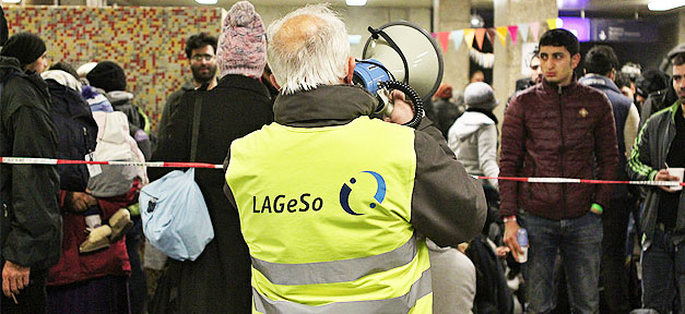Starb Flüchtling nach wochenlanger Nichtbehandlung? LAGeSo, Berlin, Flüchtlinge, Flüchtlingsaufnahme, Flüchtlingsheim