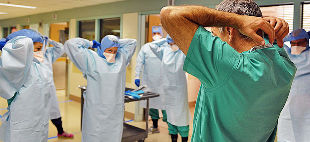 Ärztepräsident will Deutsch-Pflicht abschaffen Arzt, Operation, OP, Klinik, Ärzte