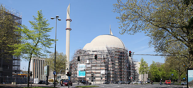Ditib lässt Sitz im Beirat für Islamunterricht in NRW ruhen Moschee, Minarette, Ampel, rot, Ditib, Köln