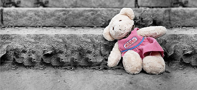 Kinderrechte in Bamberger Abschiebezentrum verletzt Teddybär, Kinder, Kind, Spielzeug.