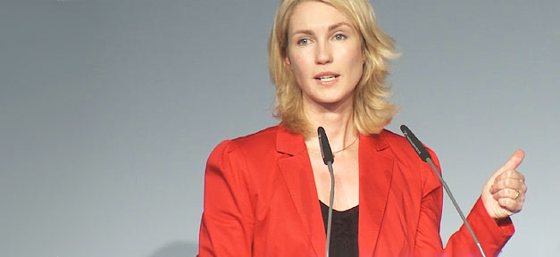 Schwesig dringt auf Demokratiefördergesetz, de Maizière skeptisch Manuela Schwesig, Familienministerin, SPD, Politikerin