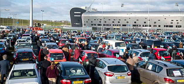EU-Bürger wollen Flüchtlinge mit dem Auto abholen Demonstration, Auto, Demo, Bruxelles, Brüssel, Flüchtlinge
