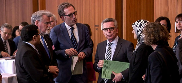 Kirchen sollen mehr über den Islam diskutieren Islamkonferenz, Islam Konferenz, DIK, De Maiziere, Thomas de Maiziere, Muslime, Islam