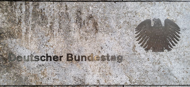 Forscher prophezeien Rechtsextremisten Zukunft im Bundestag Bundestag, Parlament, Bundesadler, Politik, Berlin