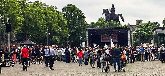 Beteiligung am Kölner Friedensmarsch geringer als erwartet #NichtMitUns, Gewalt, Terror, Köln, Demo, Demonstration, Muslime, Islam