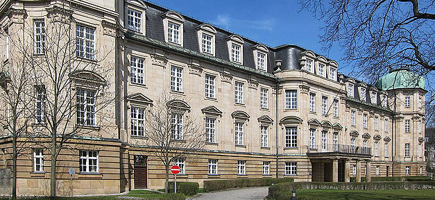 Polnische Familienleistung "500+" mindert deutsches Kindergeld Bundesinanzhof, München, BFH, Gericht, Gerichtsgebäude, Rechtsprechung, Justiz