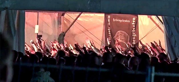 131 Neonazi-Konzerte in der ersten Jahreshälfte Rechtsextremismus, Neonazis, Hitlergruß, Konzert, Versammlung, Demonstration