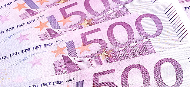 Migranten überweisen Rekordsummen in ihre Heimatländer Euro, Geld, Geldschein, Banknote, 500, Reichtum
