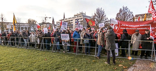 Erinnerungen an Roland Kochs Unterschriftenkampagne "gegen Ausländer" Demonstration, Proteste, Roland Koche, Hessen, Wilhelm-Leuschner-Medaille