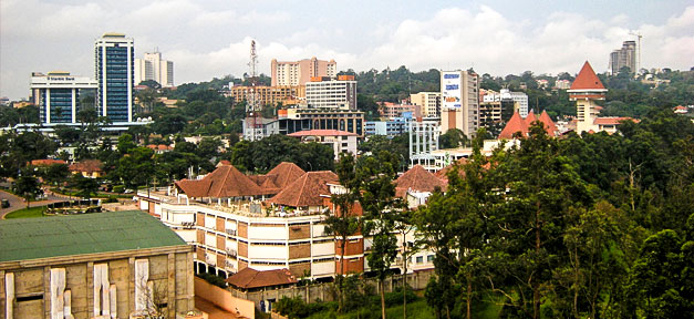 20.000 Einwohner-Stadt in Uganda nimmt 200.000 Flüchtlinge auf Kampala, Uganda, Stadt, Afrika