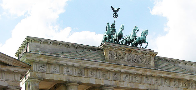 Rassismus häufigstes Motiv rechtsextremer Straftaten Berlin, Brandenburger Tor, Hauptstadt