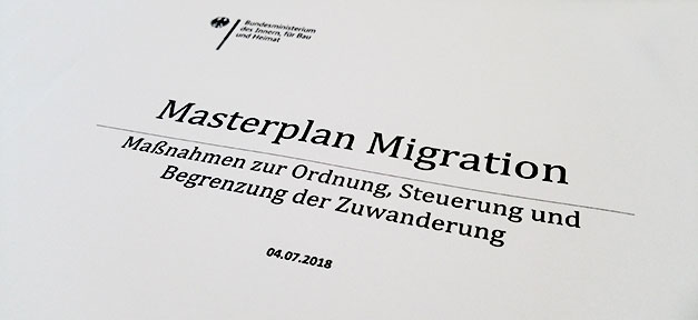 Zurückweisen, Leistungen kürzen, Abschiebehaft ausweiten Masterplan Migration, Horst Seehofer, Migration, Masterplan, Anker-Zentren