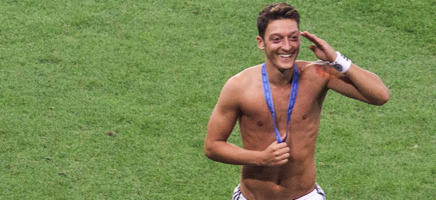 Mesut Özil im Spiegel vermeintlich gescheiterter Integration Mesut Özil, Fußball, Weltmeister, Özil, Integration