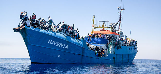 Erste Anhörung im Prozess gegen Seenotretter Mittelmeer, Schiff, Iuventa, Flüchtlinge, Seenotrettung