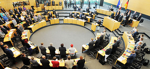 Personelle Konsequenzen nach Thüringer Ministerpräsidentenwahl Landtag, Thüringen, Sitzung, Parlament, Politik, Politiker