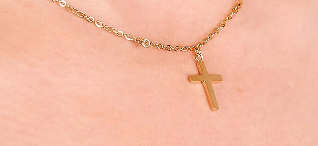 "Ich habe als Richterin ein Kreuz getragen" Schmuck, Religion, Kreuz, Frau, Kreuzkette, Kette