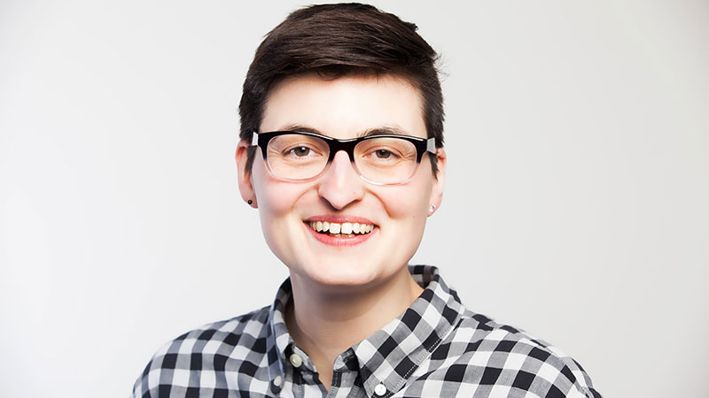 Şefik_a Gümüş – Landeskoordinator*in der Anti-Gewalt Arbeit für Lesben, Schwule und Trans* in NRW Sefik_a Gümüş, Lesben, Schwule, Gewalt, Trans, NRW