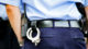 Menschenrechtsinstitut attestiert Polizei und Bundeswehr Handlungsbedarf Polizei, Handschelle, Funkgerät, Polizist