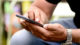 Dobrindt: Syrer sollen sich Lagebild per Handy verschaffen Handy, Telefon, Telekommunikation, Hand, Mann