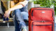 Unternehmen zeigt, wie Fachkräfte-Migration geht Reise, Flughafen, Warten, Reisepass, Einwanderung, Auswanderung