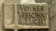 Als über Nacht eine halbe Million Menschen nach Deutschland kamen Friedland, Denkmal, Inschrift, Völker versöhnt euch!