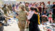 Bundeswehr beendet Evakuierungsflüge am Kabuler Flughafen Flughafen, Soldaten, Kabul, Afghanistan, Mutter, Kind
